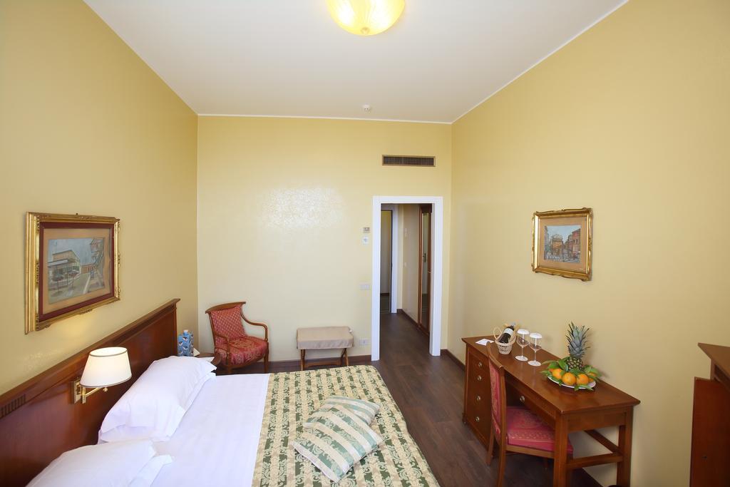 Excelsior Palace Hotell