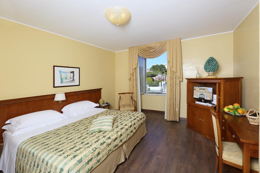 Excelsior Palace Hotell